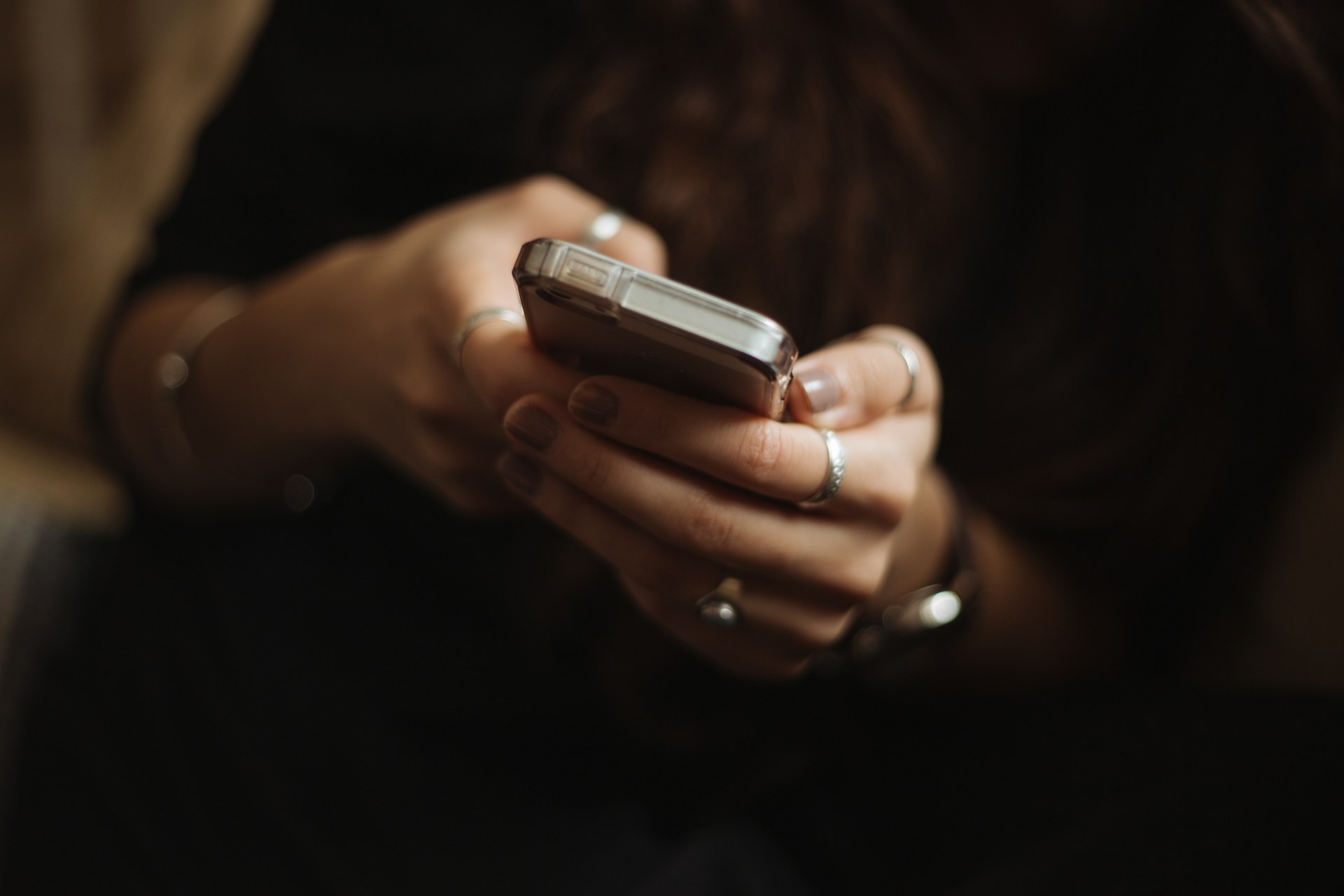Guía práctica para no perder el celular y dejar de perder el tiempo frente a la pantalla